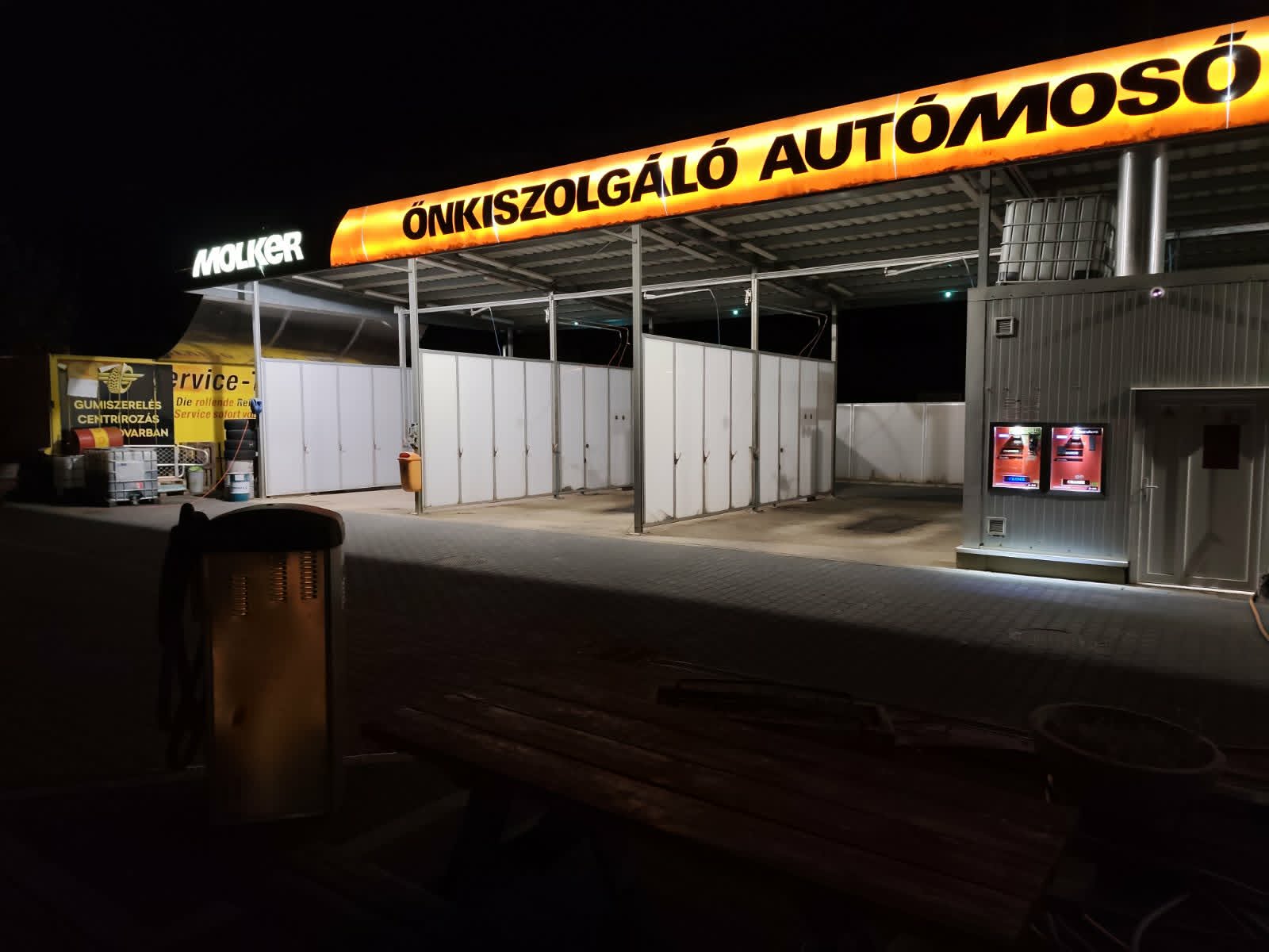 Molker Önkiszolgáló Autómosó éjszaka